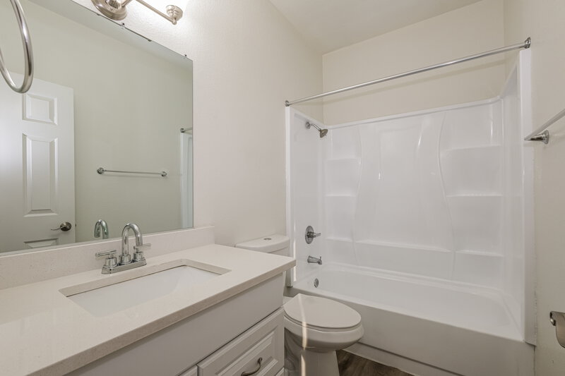 1,920/Mo, 11001 N 55th Ave Glendale, AZ 85304 Bathroom View