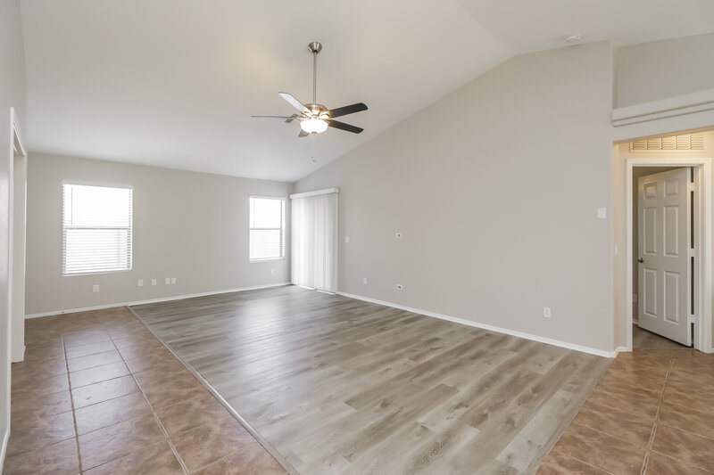 2,115/Mo, 2325 W Silver Creek Ln Queen Creek, AZ 85142 Living Room View 2