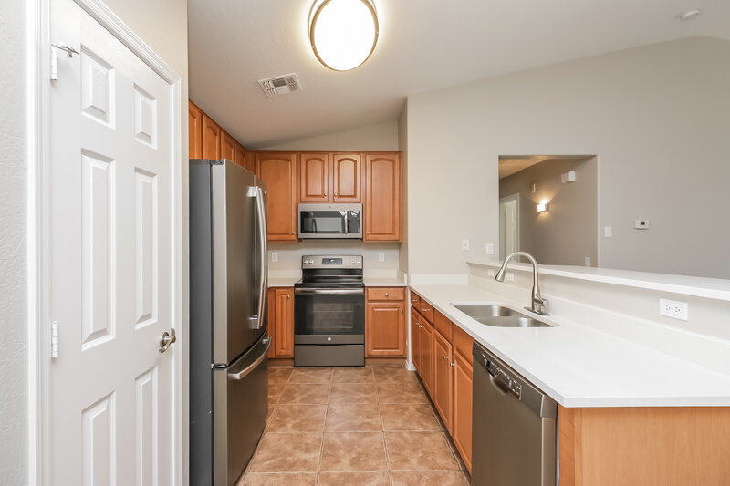 2,115/Mo, 2325 W Silver Creek Ln Queen Creek, AZ 85142 Kitchen View