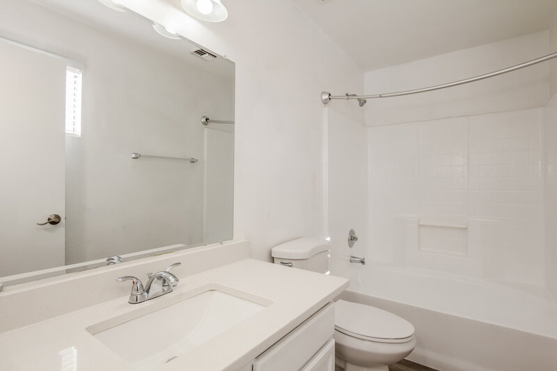 1,835/Mo, 16015 W Sierra St Goodyear, AZ 85338 Main Bathroom View