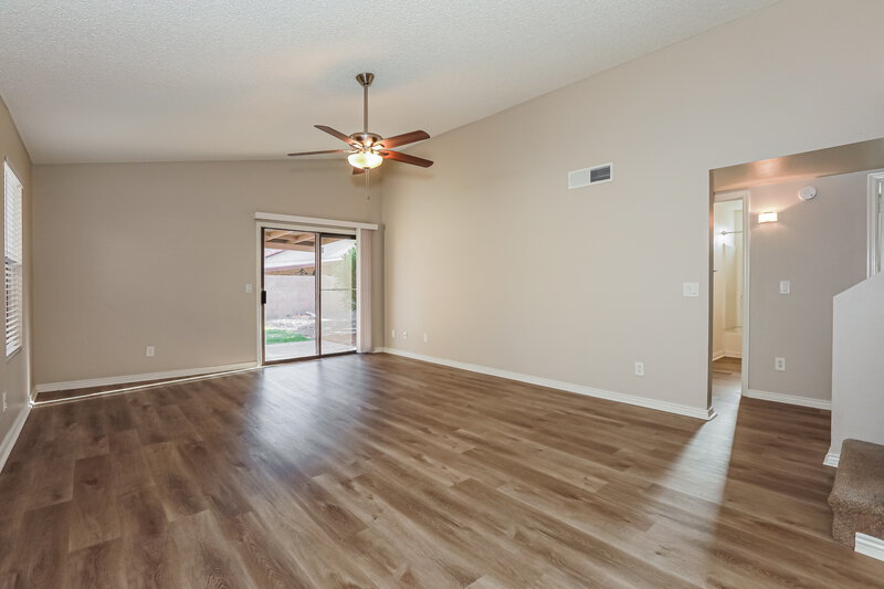 2,235/Mo, 4527 E Hampton Ave (2) Mesa, AZ 85206 Living Room View