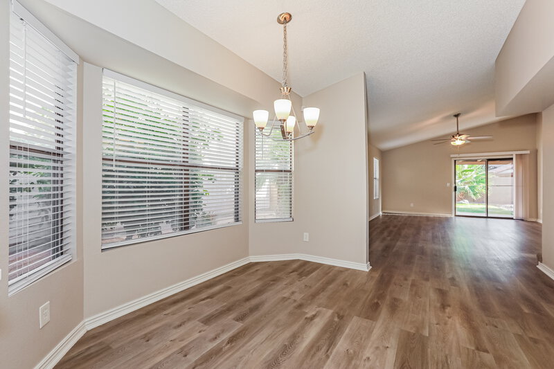 2,235/Mo, 4527 E Hampton Ave (2) Mesa, AZ 85206 Dining Room View 2