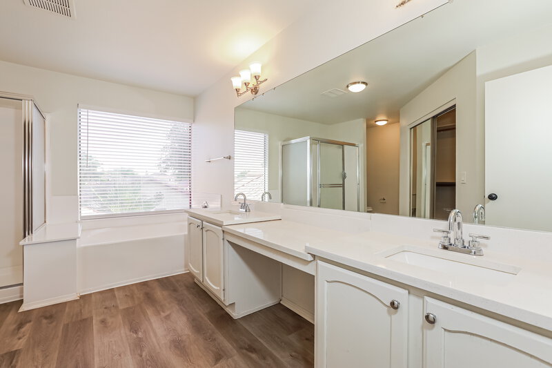2,235/Mo, 4527 E Hampton Ave (2) Mesa, AZ 85206 Main Bathroom View