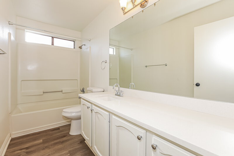 2,235/Mo, 4527 E Hampton Ave (2) Mesa, AZ 85206 Bathroom View