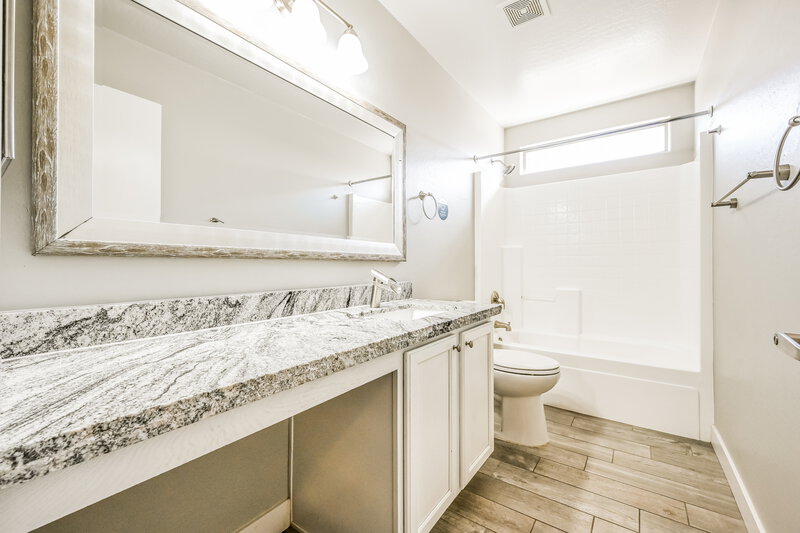 1,975/Mo, 17767 N Cornerstone Trl Surprise, AZ 85374 Bathroom View