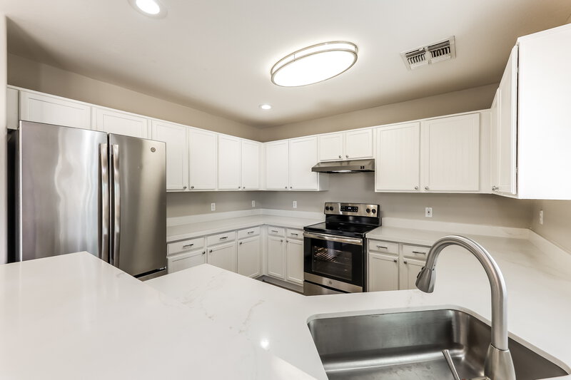 2,070/Mo, 12249 W Larkspur Rd El Mirage, AZ 85335 Kitchen View