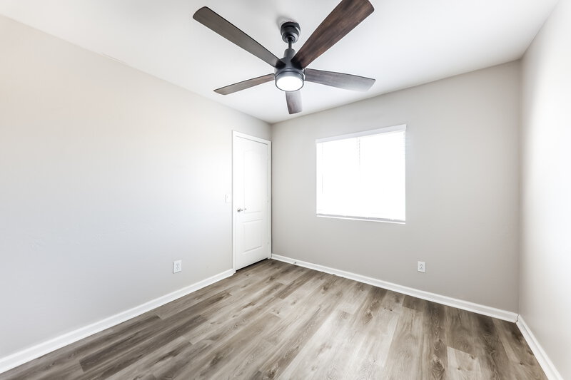 2,070/Mo, 12249 W Larkspur Rd El Mirage, AZ 85335 Bedroom View 2