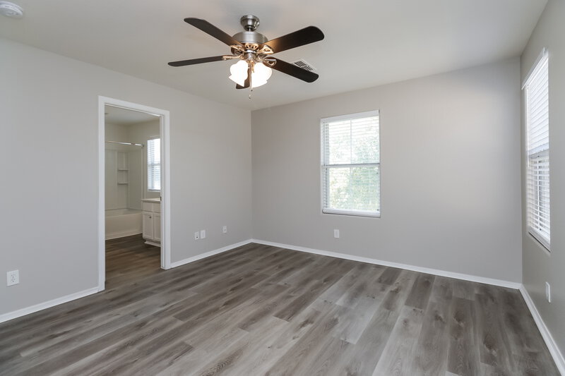 1,730/Mo, 3728 S 54th Gln Phoenix, AZ 85043 Master Bedroom View 2