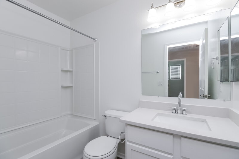 1,730/Mo, 3728 S 54th Gln Phoenix, AZ 85043 Bathroom View