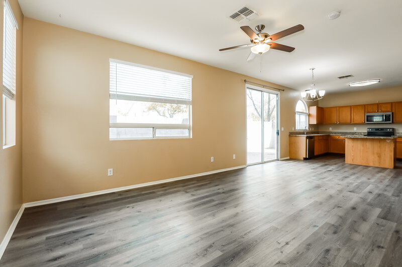 1,885/Mo, 40549 N Brumana St San Tan Valley, AZ 85140 Living Room View
