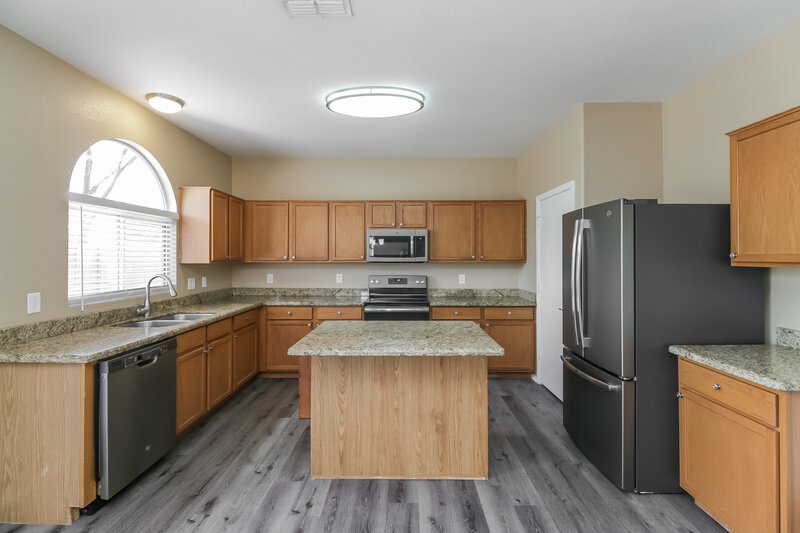 2,020/Mo, 40549 N Brumana St San Tan Valley, AZ 85140 Kitchen View