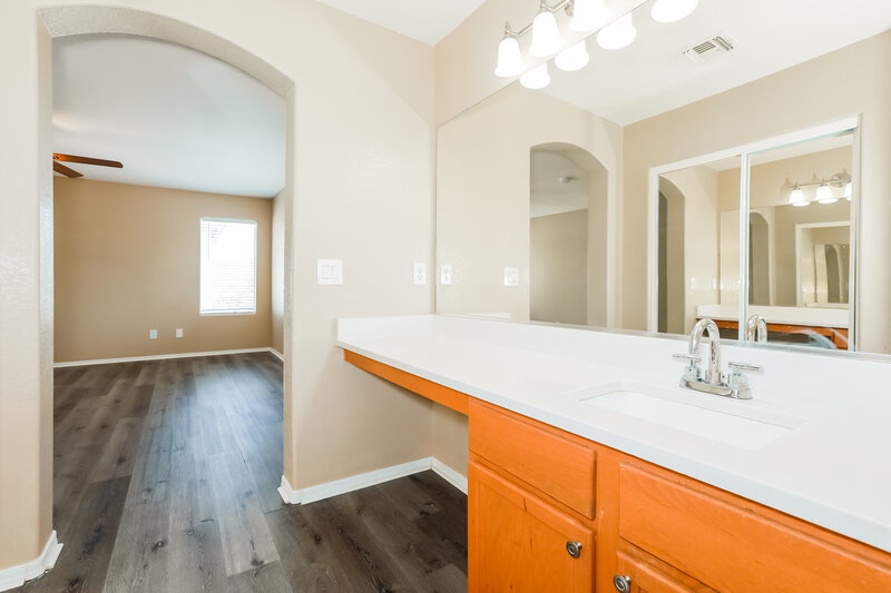 1,885/Mo, 40549 N Brumana St San Tan Valley, AZ 85140 Main Bathroom View 2