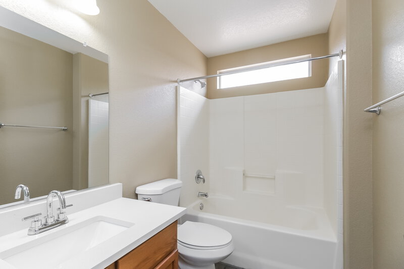 2,020/Mo, 40549 N Brumana St San Tan Valley, AZ 85140 Bathroom View