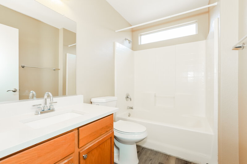 1,885/Mo, 40549 N Brumana St San Tan Valley, AZ 85140 Bathroom View