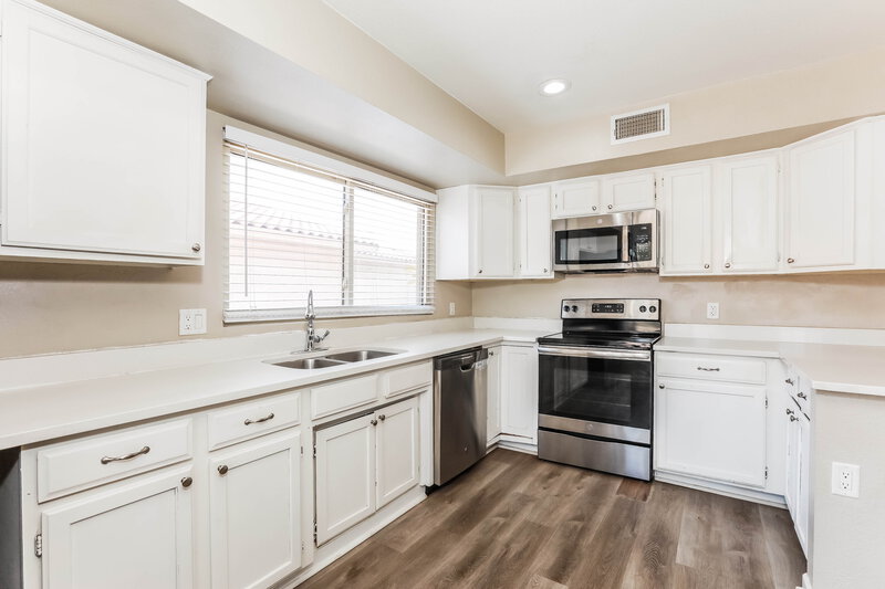 2,205/Mo, 5330 E Fairfield St Mesa, AZ 85205 Kitchen View 2