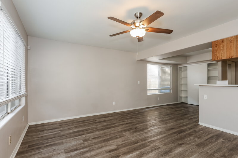 2,095/Mo, 17461 N 14th St Phoenix, AZ 85022 Living Room View
