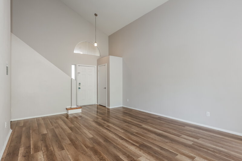 2,095/Mo, 17461 N 14th St Phoenix, AZ 85022 Living Room View 2