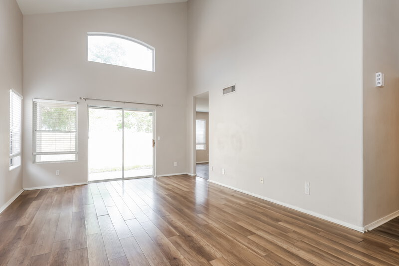 2,095/Mo, 17461 N 14th St Phoenix, AZ 85022 Living Room View 3