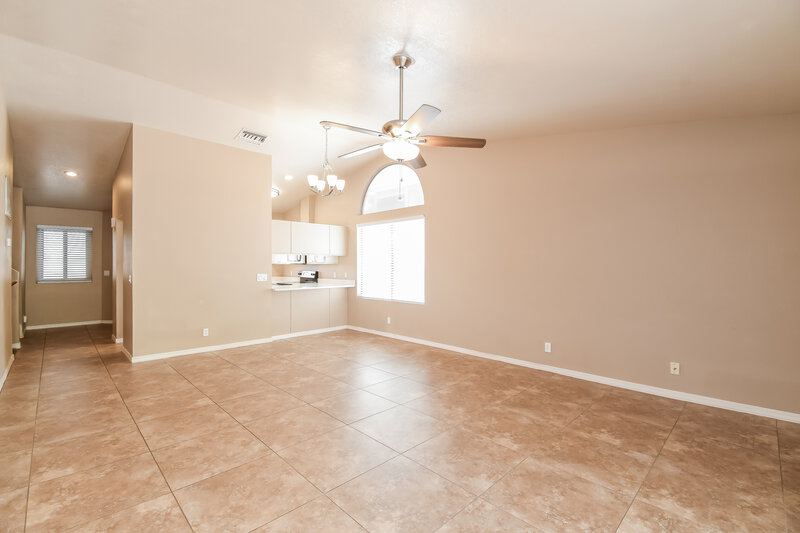 2,540/Mo, 921 S Val Vista Dr 138 Mesa, AZ 85204 Living Room View 3