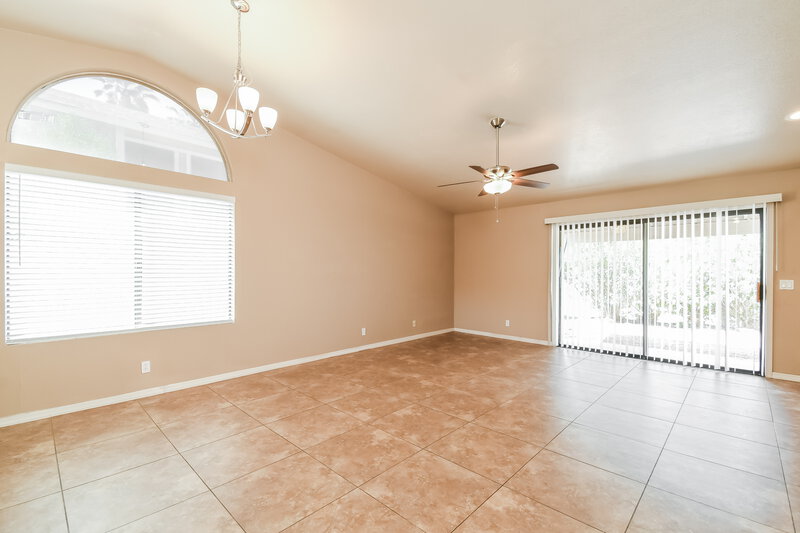 2,540/Mo, 921 S Val Vista Dr 138 Mesa, AZ 85204 Dining Room View