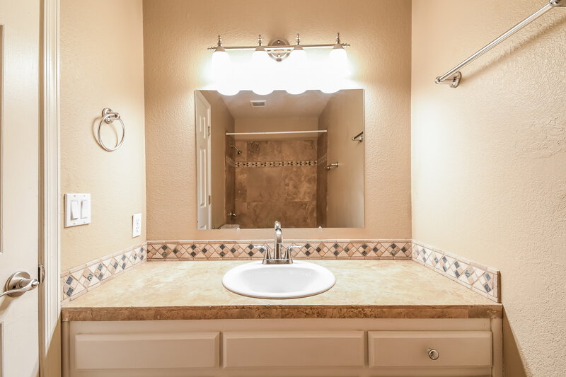 2,540/Mo, 921 S Val Vista Dr 138 Mesa, AZ 85204 Main Bathroom View