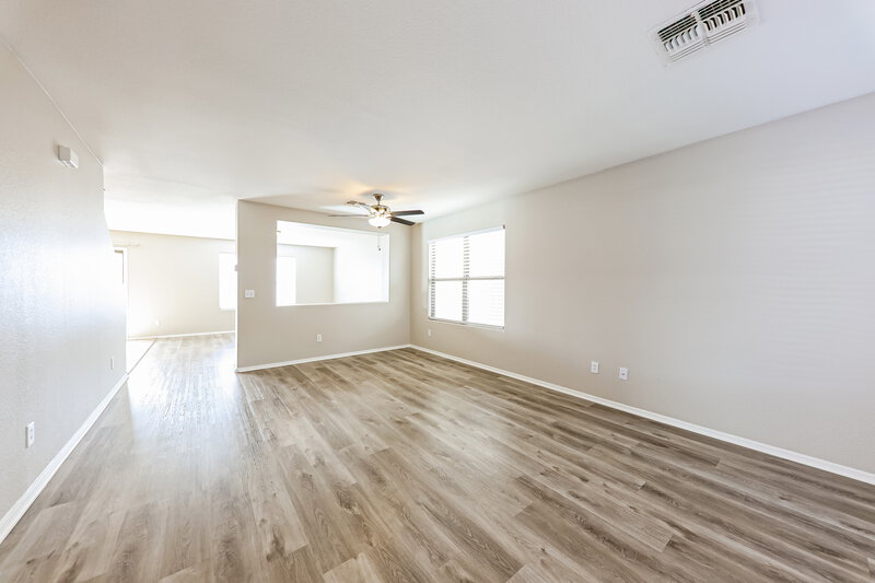 2,040/Mo, 973 E Doris St Avondale, AZ 85323 Living Room View