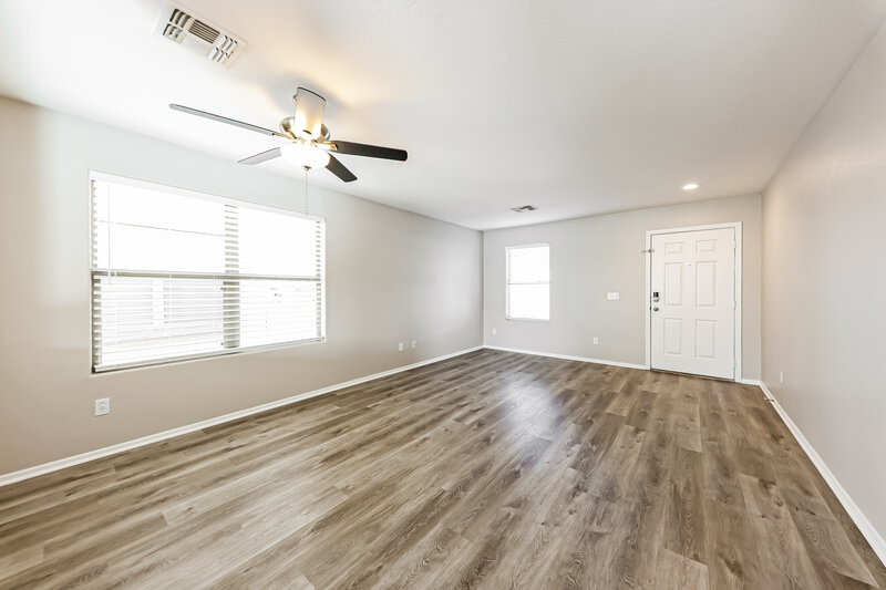 2,040/Mo, 973 E Doris St Avondale, AZ 85323 Living Room View 2
