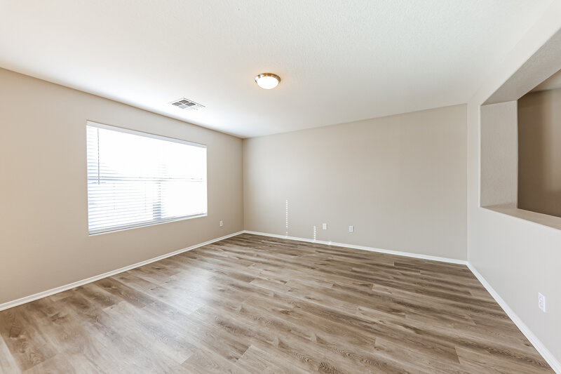 2,040/Mo, 973 E Doris St Avondale, AZ 85323 Living Room View 3