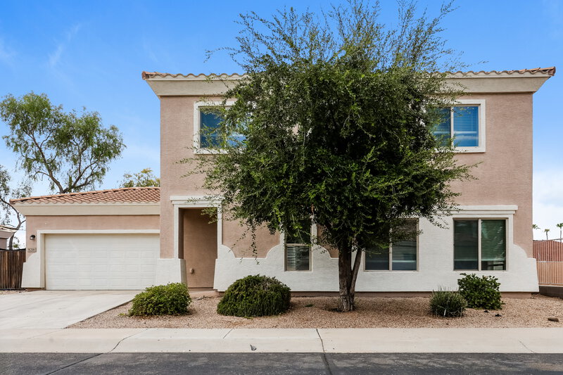 2,255/Mo, 8216 S 6th Ln Phoenix, AZ 85041 External View