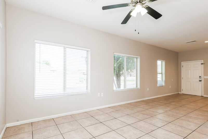 2,255/Mo, 8216 S 6th Ln Phoenix, AZ 85041 Living Room View 2