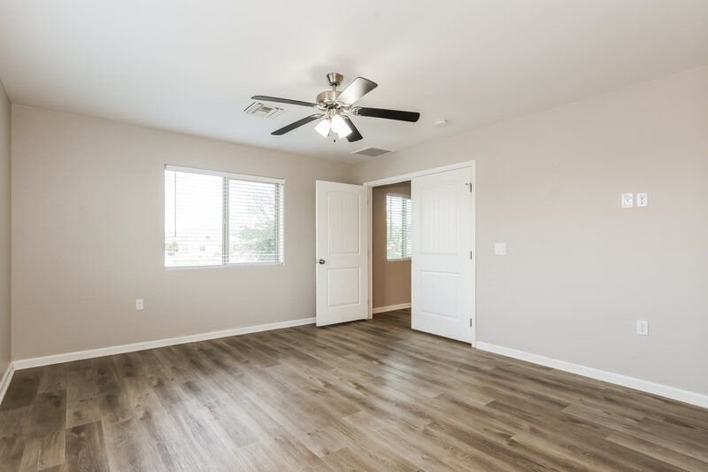 2,255/Mo, 8216 S 6th Ln Phoenix, AZ 85041 Main Bedroom View 2