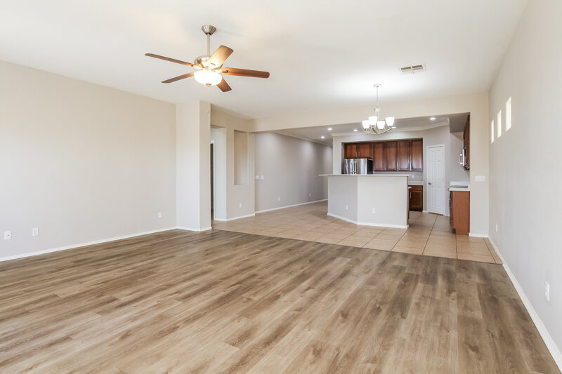 2,195/Mo, 4723 S 99th Dr Tolleson, AZ 85353 Living Room View 2
