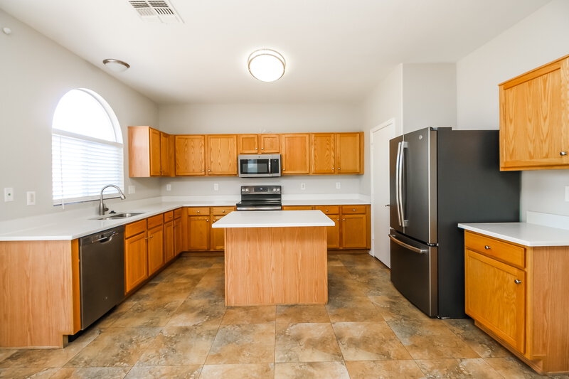1,955/Mo, 2522 S 90th Gln Tolleson, AZ 85353 Kitchen View