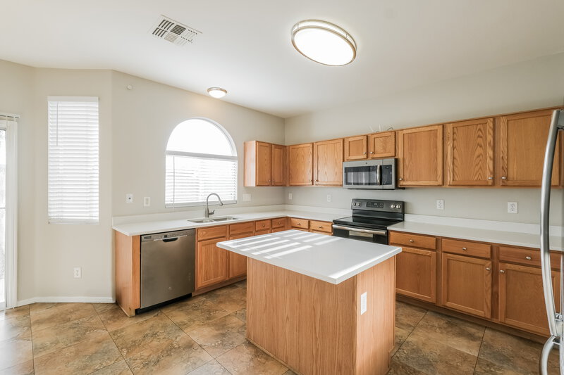 1,870/Mo, 2522 S 90th Gln Tolleson, AZ 85353 Kitchen View 2