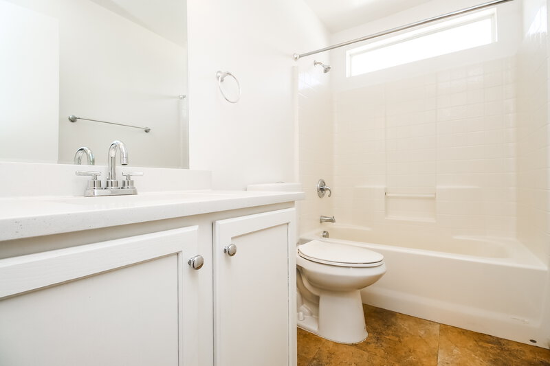 1,955/Mo, 2522 S 90th Gln Tolleson, AZ 85353 Bathroom View