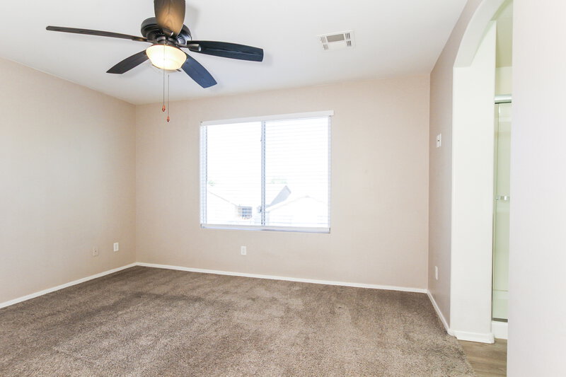 2,120/Mo, 5804 S 10th Dr Phoenix, AZ 85041 Main Bedroom View