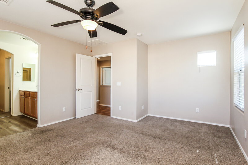2,120/Mo, 5804 S 10th Dr Phoenix, AZ 85041 Main Bedroom View 2