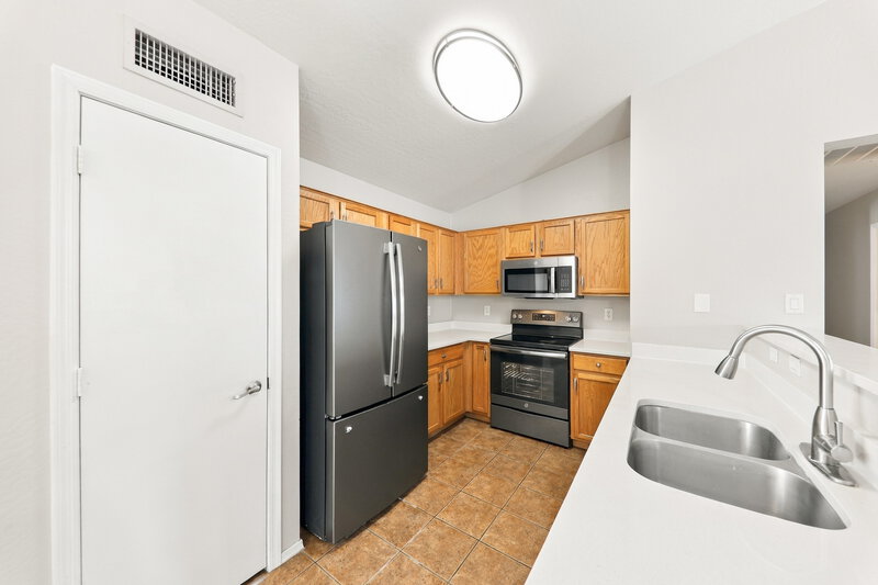 2,005/Mo, 12501 W Mandalay Ln El Mirage, AZ 85335 Kitchen View