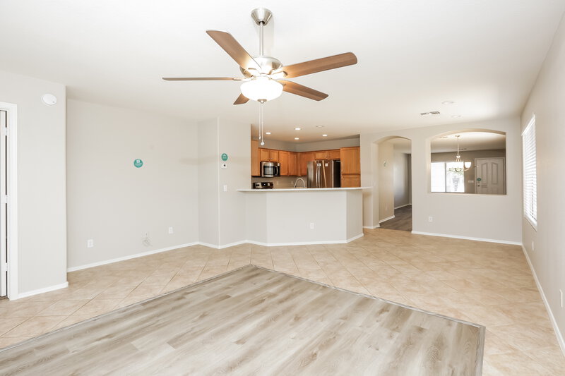 2,145/Mo, 2013 N 108th Dr Avondale, AZ 85392 Dining Room View 2