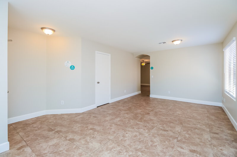 2,105/Mo, 11043 E Delta Ave Mesa, AZ 85208 Family Room View 2