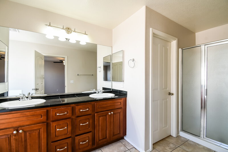 2,345/Mo, 5819 E Harmony Avenue Mesa, AZ 85206 Main Bathroom View