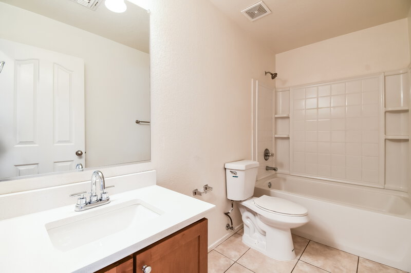 2,345/Mo, 5819 E Harmony Avenue Mesa, AZ 85206 Bathroom View 2