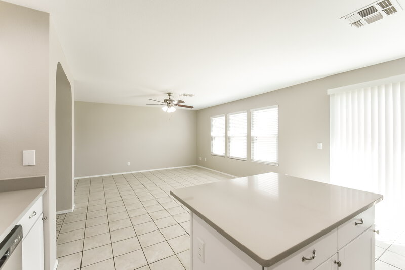 2,190/Mo, 10509 W Angels Ln Peoria, AZ 85383 Kitchen View 2