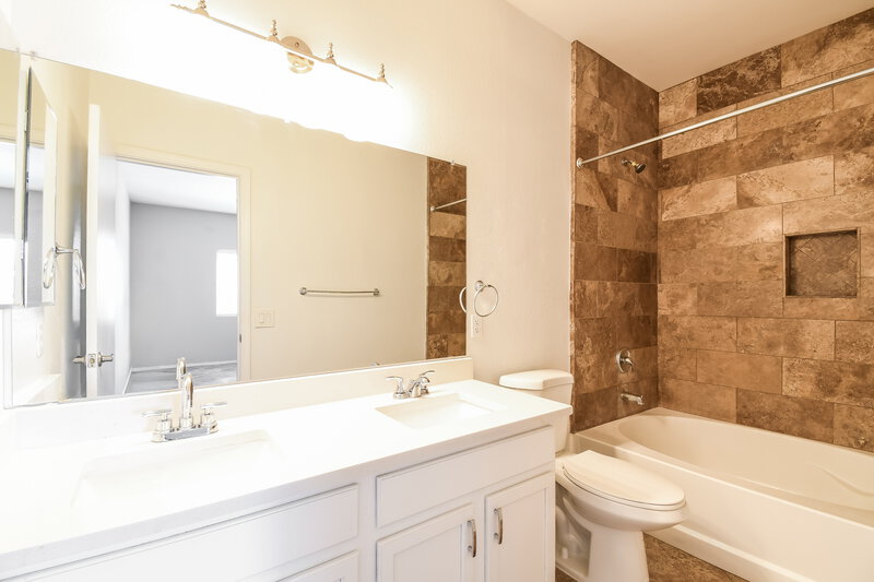 1,605/Mo, 1847 E Denim Trl San Tan Valley, AZ 85143 Main Bathroom View