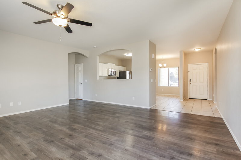 1,790/Mo, 13275 N Primrose St El Mirage, AZ 85335 Living Room View 2
