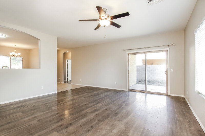 1,790/Mo, 13275 N Primrose St El Mirage, AZ 85335 Living Room View 3