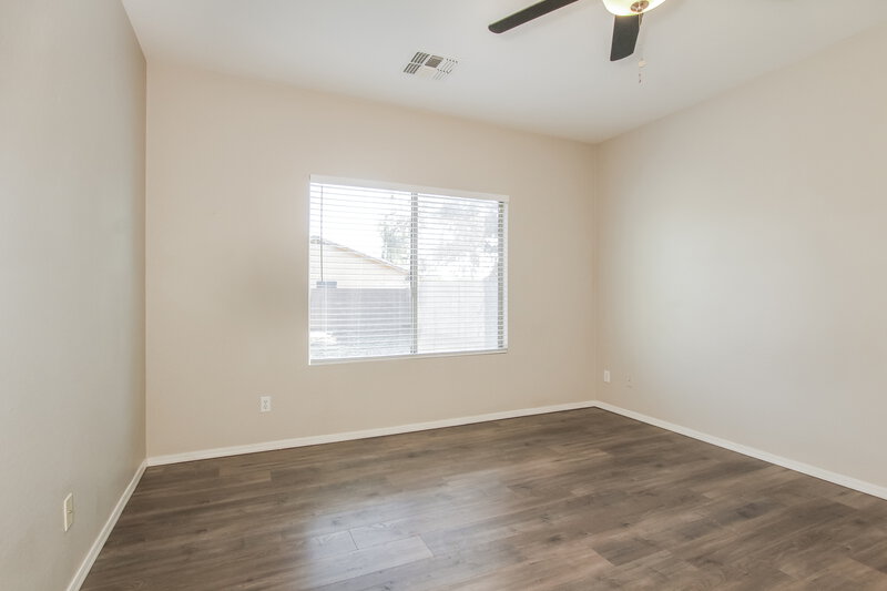 1,790/Mo, 13275 N Primrose St El Mirage, AZ 85335 Main Bedroom View