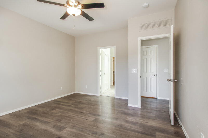 1,790/Mo, 13275 N Primrose St El Mirage, AZ 85335 Main Bedroom View 2