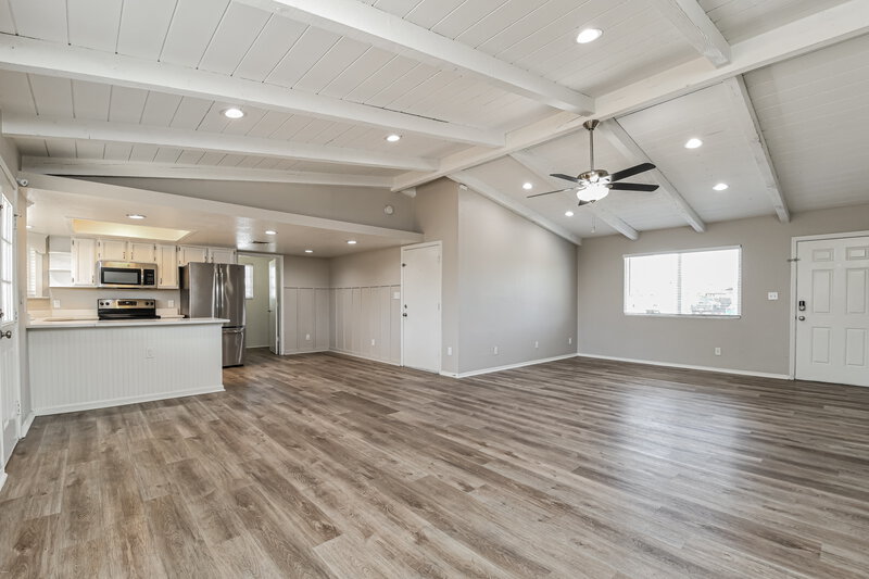 2,165/Mo, 5419 E Delta Avenue Mesa, AZ 85206 Living Room View 2