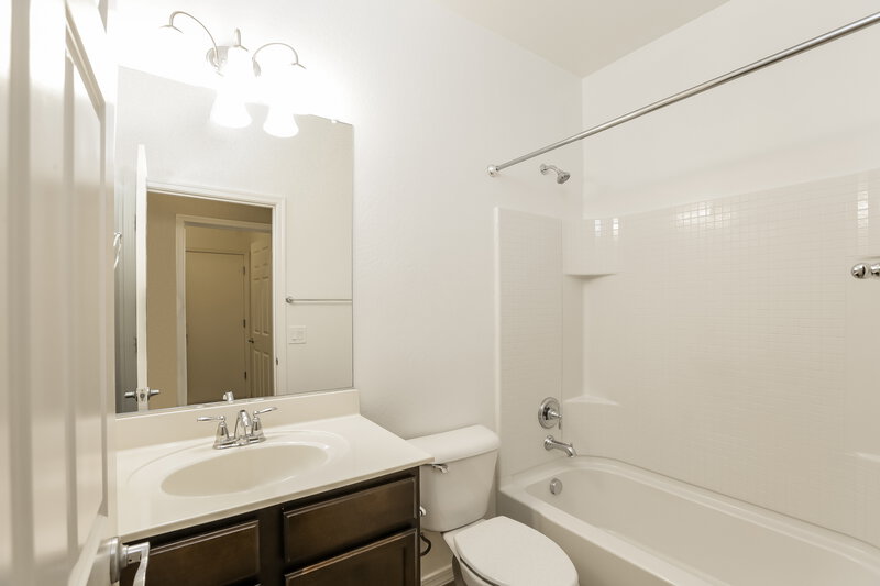 2,130/Mo, 3882 E Alamo St San Tan Valley, AZ 85140 Bathroom View